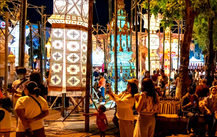 Chiang Mai Light: Tuk Tuk Night Tour with Temples & Markets - The tuk-tuk ride itself