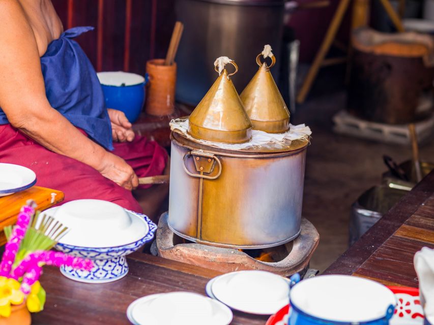 Chiang Mai: Local Food and Markets Guided Walking Tour - Go Neng and the famous dinosaur-shaped fried dough