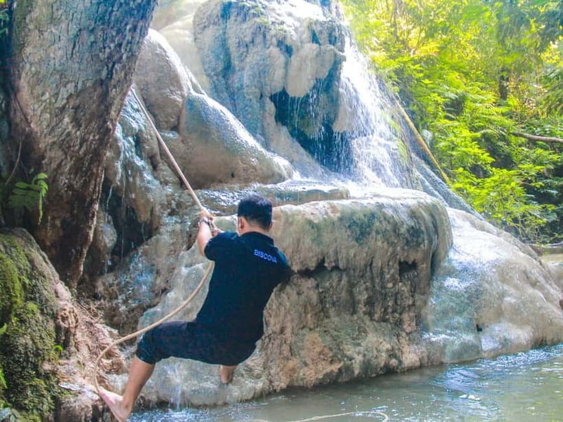 Chiang Mai: Sticky Waterfall by Local Truck with Market Stop - The time limit and the lack of a guide
