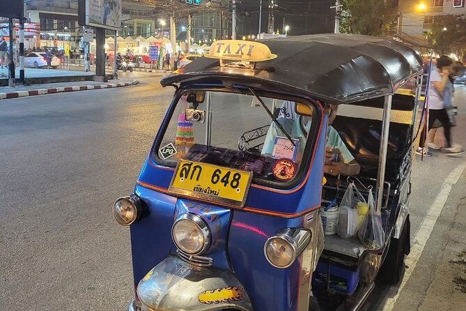 Chiang Mai Temples and Market Tuk-Tuk Evening Night Tour - Guide quality can shape the whole evening