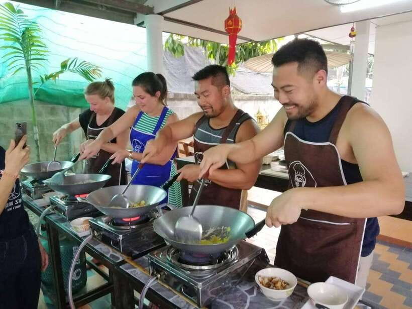 Chiang Mai: Thai Cooking and Market Tour with Lanna Smile - Getting the spice level right
