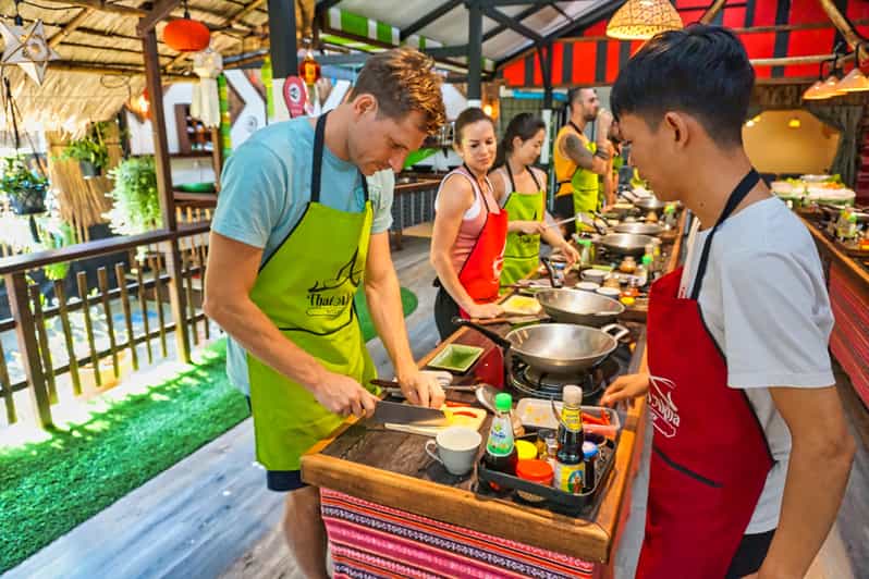 Chiang Mai: Traditional Thai-Akha Cooking Class& Market Tour - Why the Akha connection matters
