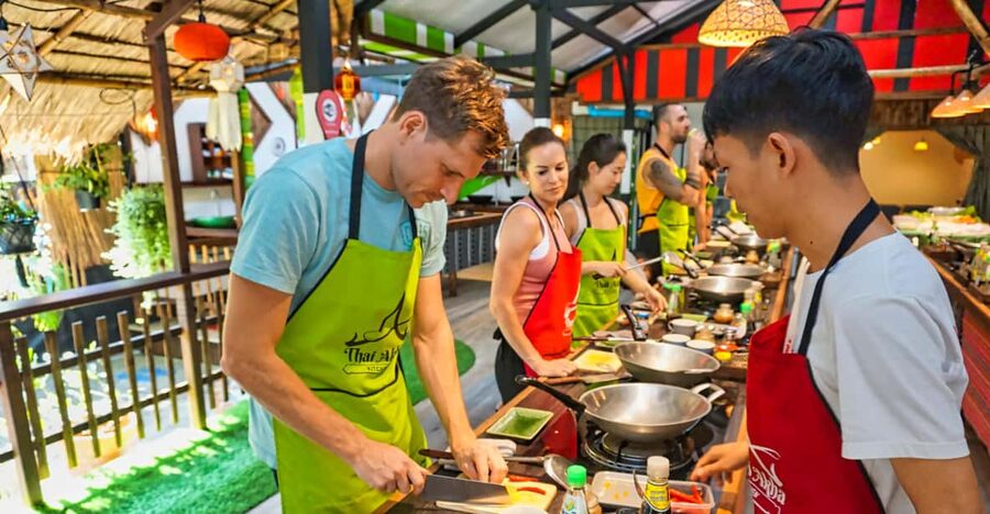 Chiang Mai: Traditional Thai-Akha Cooking Class& Market Tour - Starting at the local market