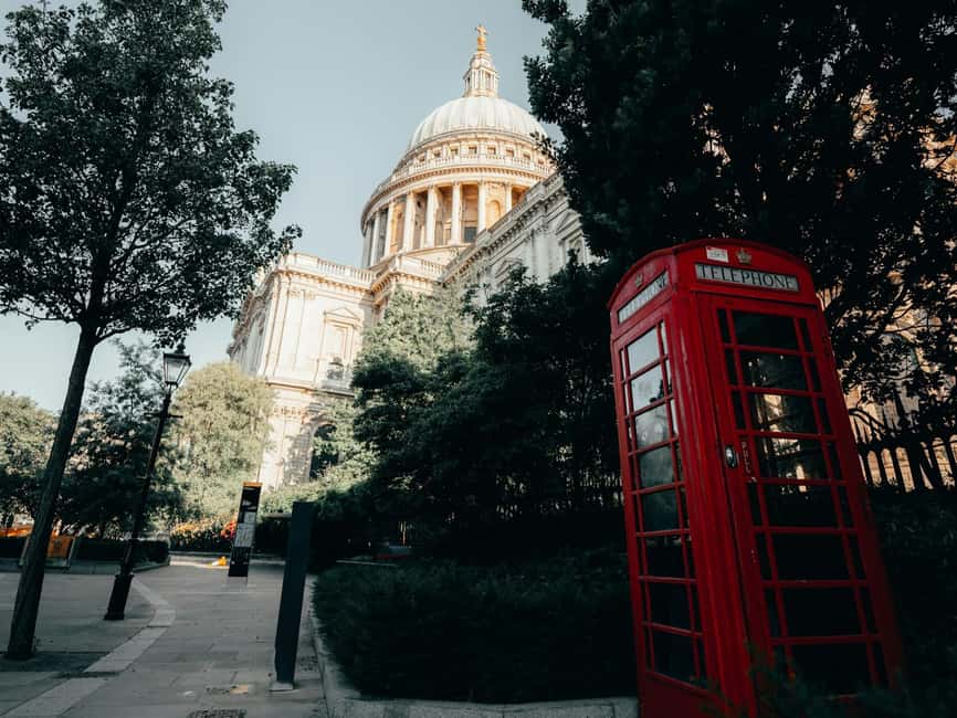 City Hike London (with Borough Market lunch break) - Trafalgar Square and the walk along the river