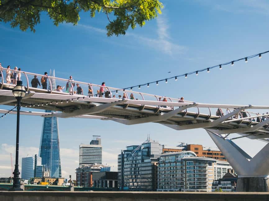 City Hike London (with Borough Market lunch break) - Starting at Waterloo and crossing the Thames