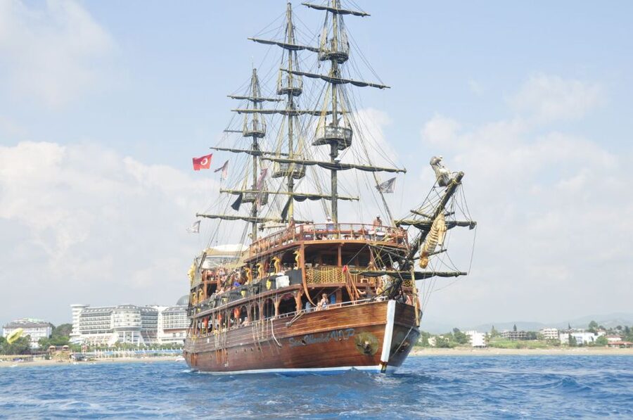 City of Side: Manavgat River Boat Lunch Cruise & Bazaar Tour - Two hours at the Manavgat public bazaar