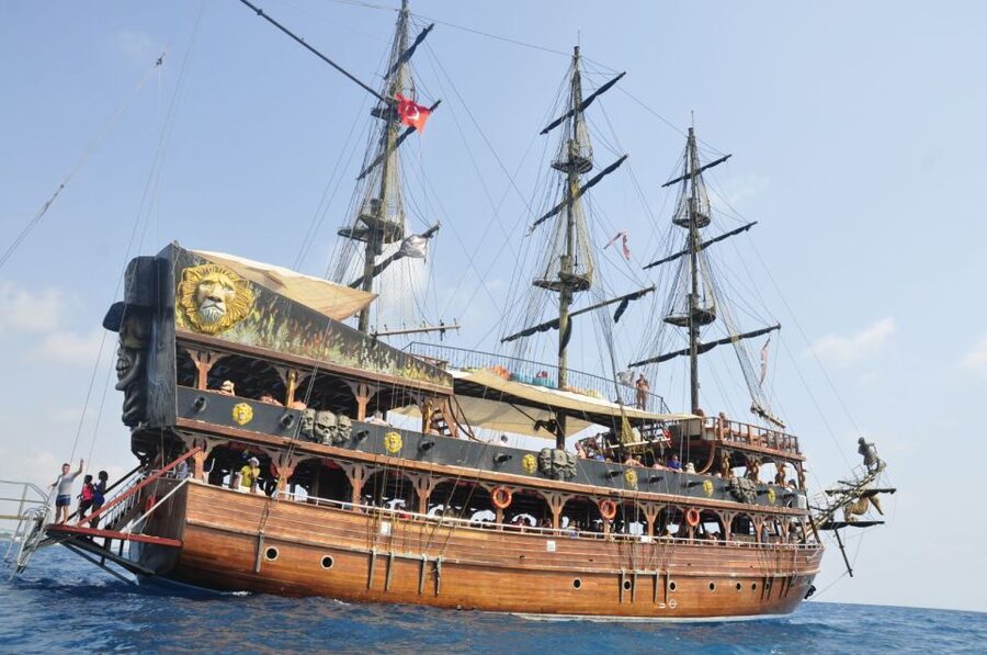City of Side: Manavgat River Boat Lunch Cruise & Bazaar Tour - Who will enjoy this day most