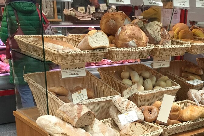 Como Food Tour and the Farmers Market - Espresso and pastry: a small but important Italian ritual