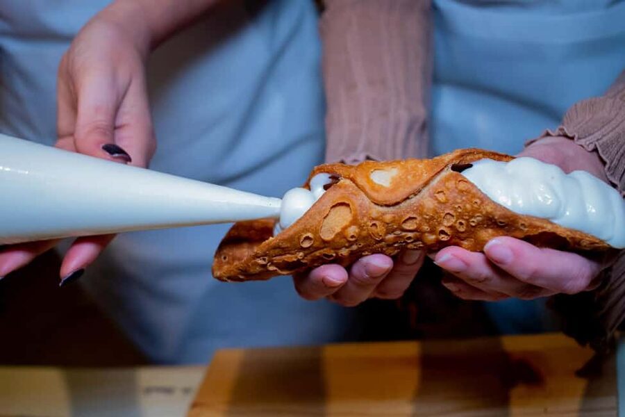 Cooking class, visit to the Catania market and light lunch - Who will enjoy this three-hour format