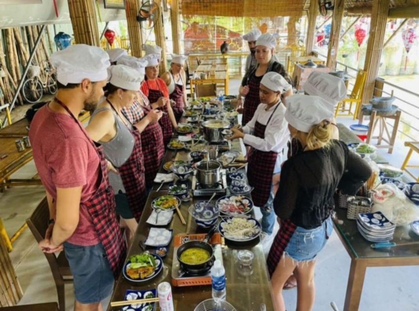 Cooking Class w Phở and Market & Basket Boat Ride in Hoi An - Key points at a glance