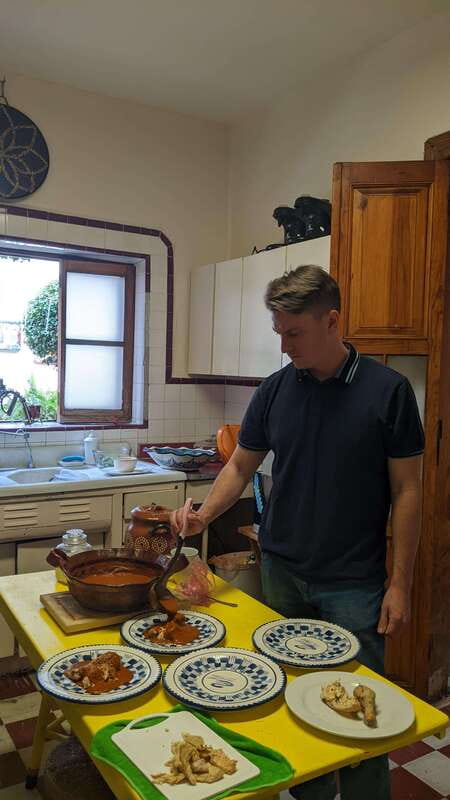 Coyocán: Market Tour and Cooking Class - The first taste: quesadillas at a local stand