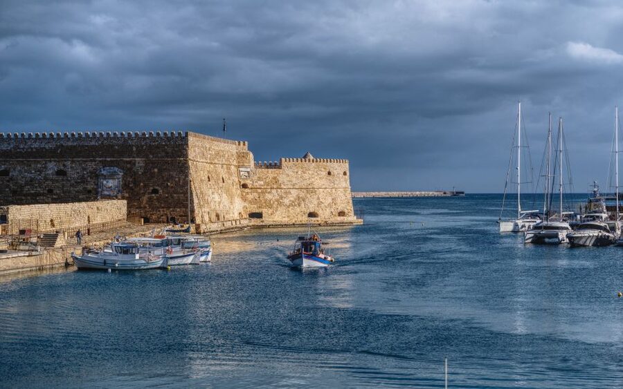 Crete: Heraklion Center, Local Market and Creta Aquarium - Transport, pickup points, and guide support