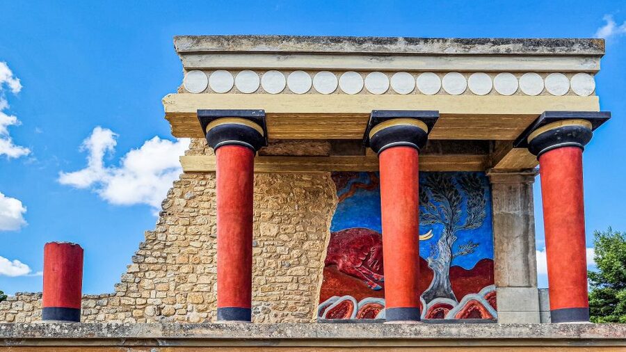 Crete: Knossos Palace, Heraklion City, Market Guided Tour - Entering Knossos Palace with a guide