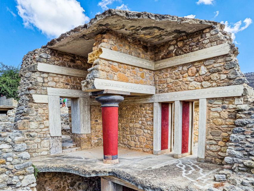 Crete: Knossos Palace, Heraklion City, Market Guided Tour - The early start and the long road to Knossos