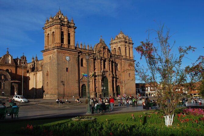 Cusco City Sightseeing, San Pedro Market, Cathedral and Qorikancha Temple - How the guide affects the value