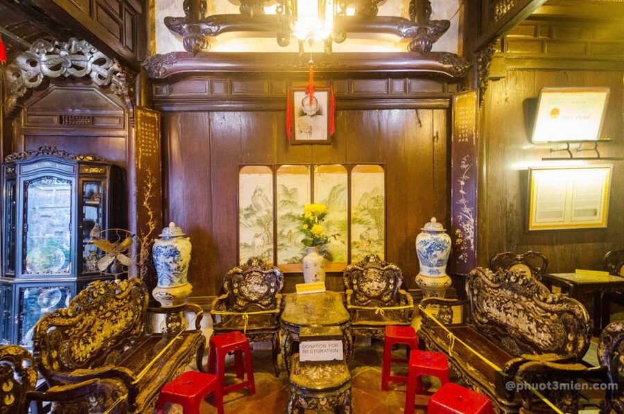 Da Nang/Hoi An: Market & Old Town Private Tour with Transfer - Fujian Assembly Hall and Hoi An’s worship traditions