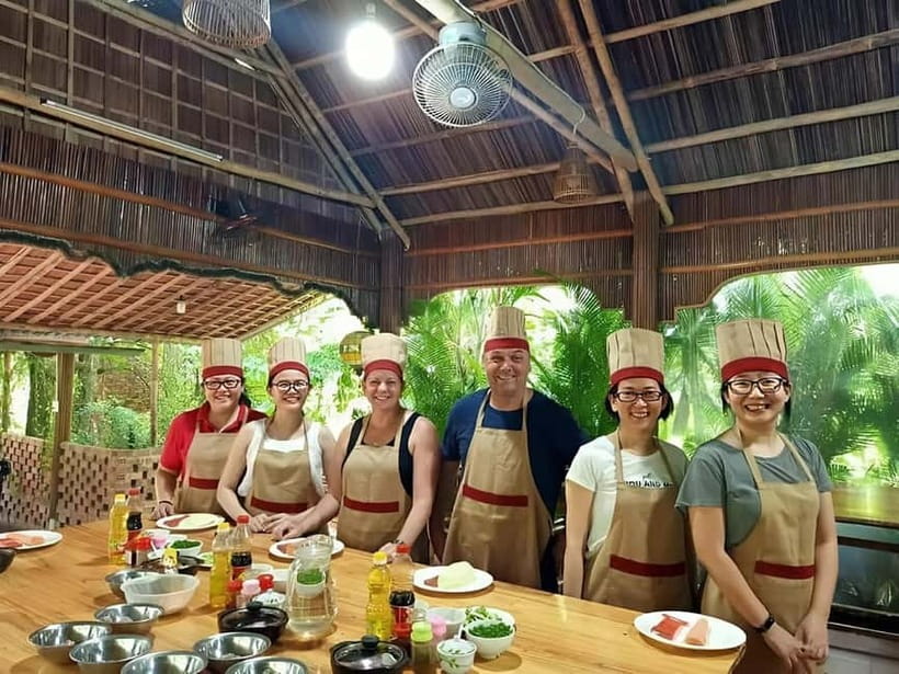 Da Nang/Hoi An: Market Tour, Basket Boat Ride, Cooking Class - Choosing the right version of the tour