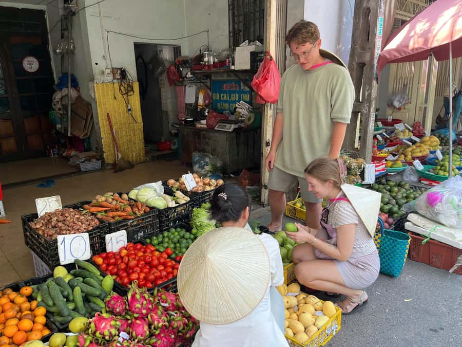 Da Nang: Making 5 Vietnamese dishes with Local Market Trip - Cooking five dishes from three Vietnamese regions