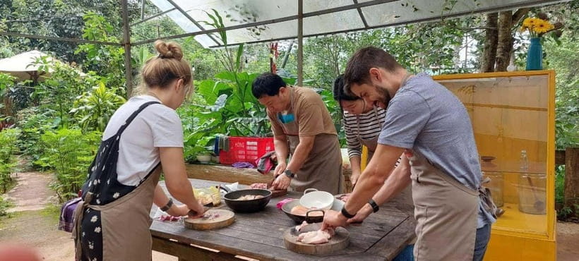 Dalat: Home Cooking Class with Central Market Tour - Meeting at Stop and Go Boutique Coffee