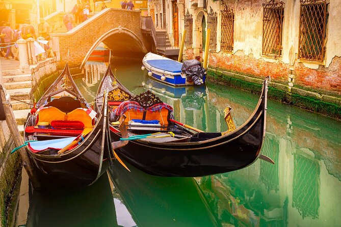 Damnoen Floating Market & Optional Erawan Water Waterfall Tour - A long day made easier by private transport