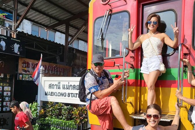 Damnoen Saduak Floating Market and Maeklong Railway Market Tour - The guide can shape the whole day