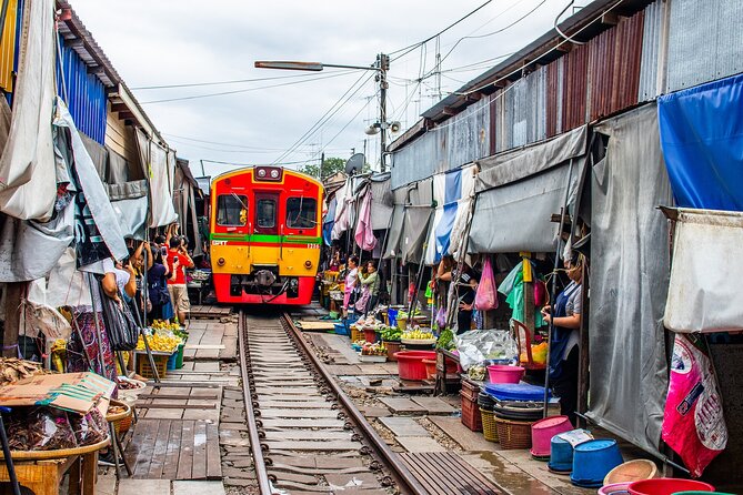 Damnoen Saduak Floating Market and Maeklong Railway Market Tour - Who should book this day trip