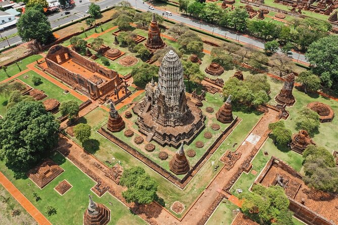 Damnoen Saduak Floating Market & Ayutthaya Tour from Bangkok - Wat Phanan Choeng and its giant seated Buddha