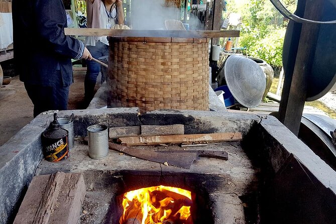 Damnoen Saduak Floating Market & Maeklong Railway Market Tour From Bangkok - What the $41.32 price really covers