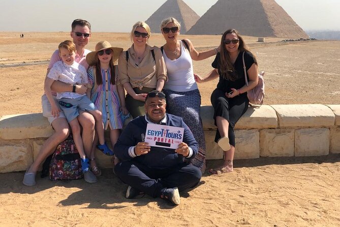 Day Tour to Giza Pyramids Complex, Egyptian Museum & Bazaar - Giza Necropolis: two hours among the pyramids