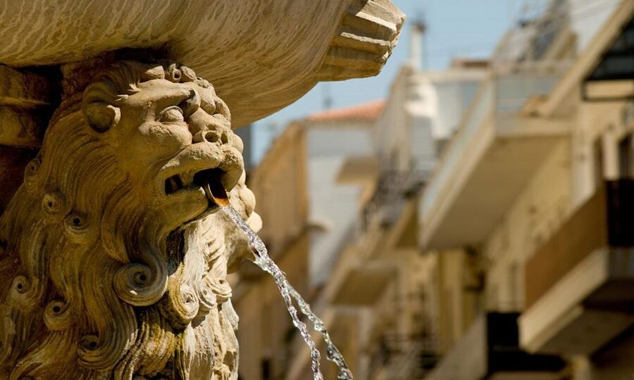 Day Trip To Heraklion City Center & Market & CretAquarium - Pickup from Crete’s resort coast