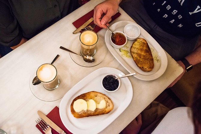 De Mercados: A Neighborhood Market and Food Tour - Why Malasaña makes a good food-tour setting