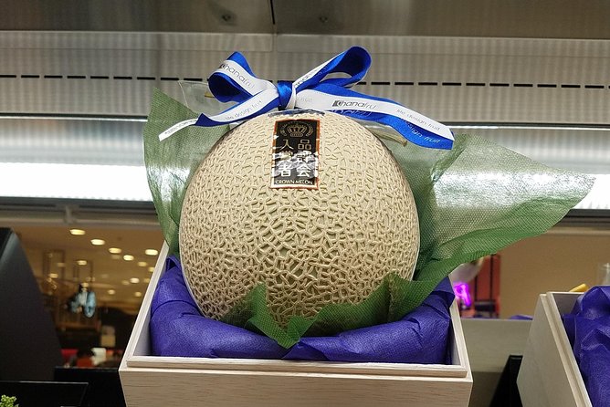 Deep Dive: Osaka Food Markets from Local to Luxurious! - Tenjinbashisuji: a long look at everyday shopping
