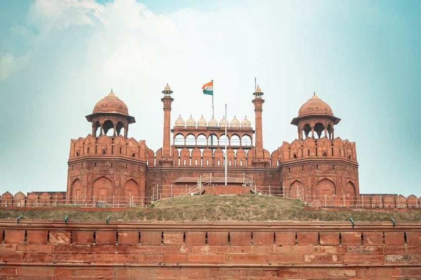 Delhi: Half-Day Old Delhi Private Guided Tour with Markets - Seeing the Red Fort from outside