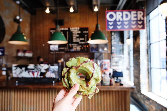 Delicious Donuts & Sweet Treats: West Loop Walking Tour - Starting with Do-Rite Donuts and Chicken
