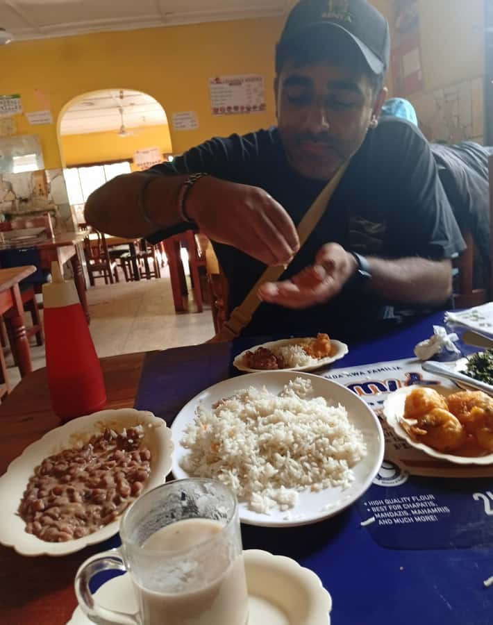 Diani: Market and Street Food Walking Tour - The local restaurant food tasting