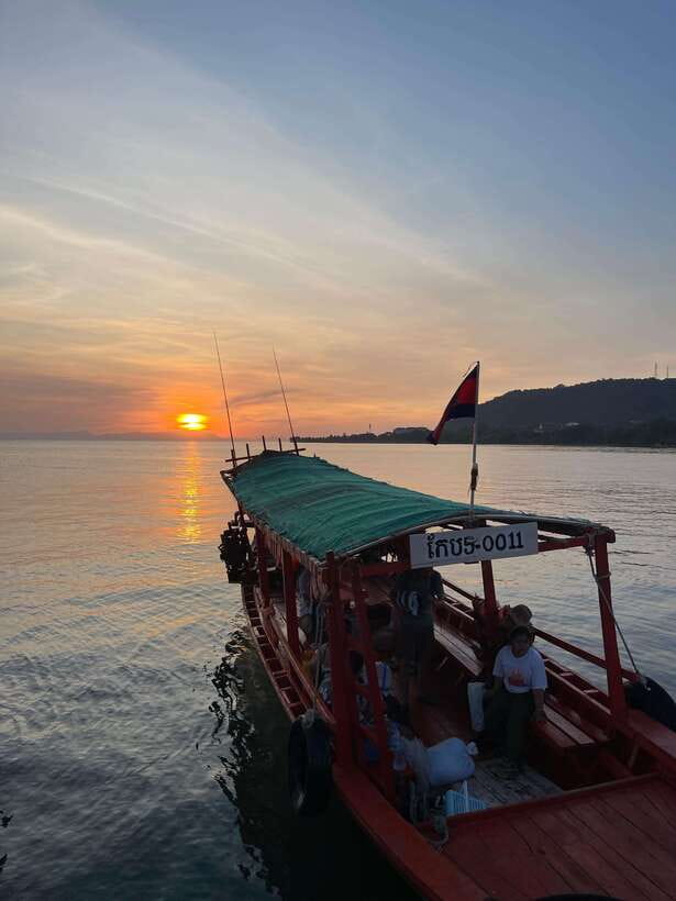 Discover kampot country side full day tour; kep crab market - Kep Crab Market and the cost of eating seafood
