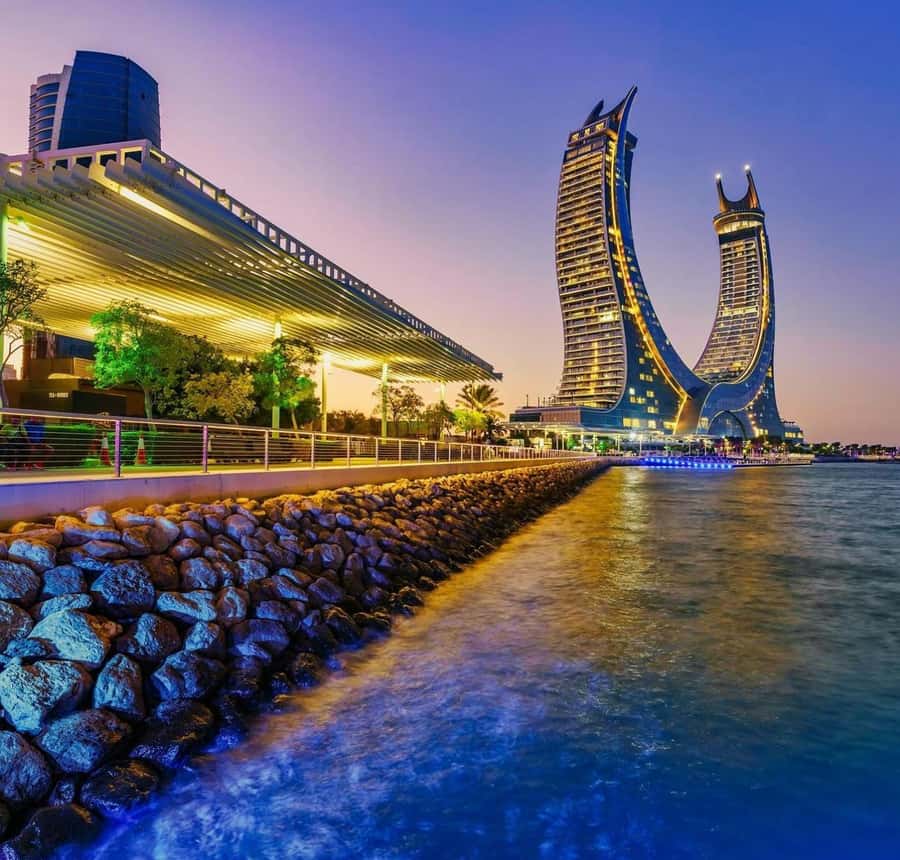 Doha: City Tour,Corniche,Souq Waqif,The Pearl,and Katara - One hour inside Souq Waqif
