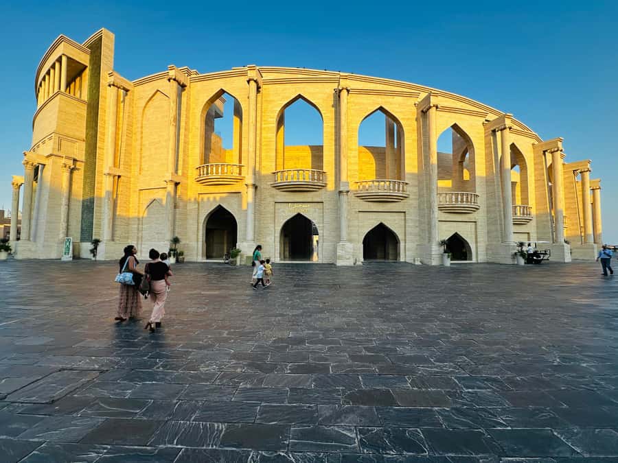 Doha Qatar: Private Doha City Tour (Souq, Corniche & Katara) - What the guide adds to the experience