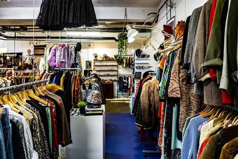 Dongmyo Flea Market Vintage Vibes Local Guided Tour - The market’s 1960s roots and changing crowd