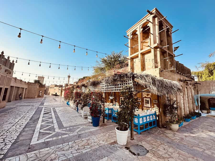 Dubai: Authentic Old Town, Souks, Tastings & Abra Boat Tour - What the guide service is really worth