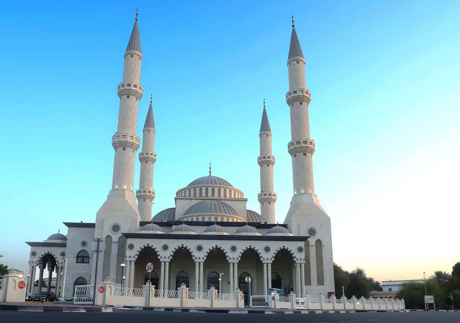 Dubai: Frame Tickets, Creek, Souks & Blue Mosque Guided Tour - Dubai Frame and the view across old and new Dubai