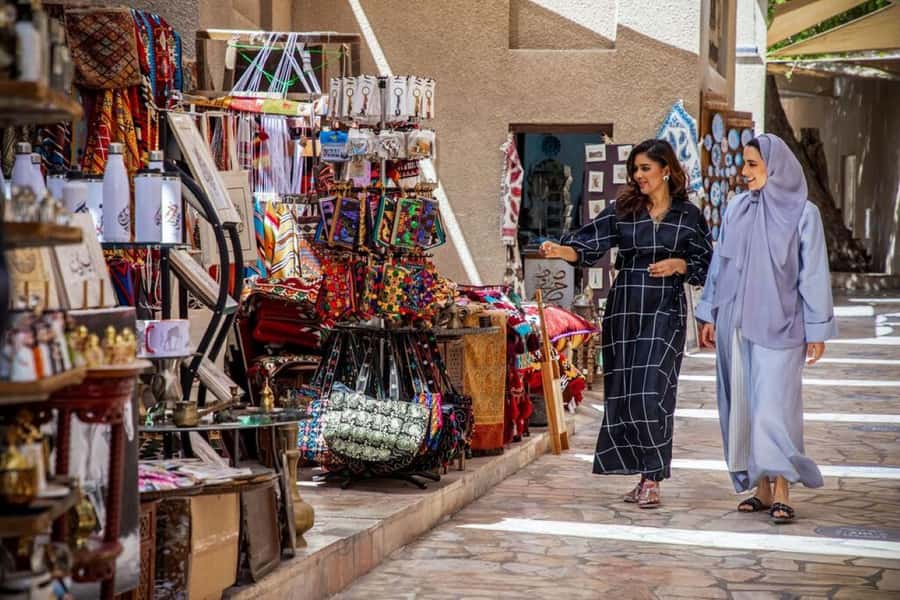 Dubai Full-Day Tour: Mosque, Souks, Burj Khalifa photo stop - Guides, transport, and the pace of the day
