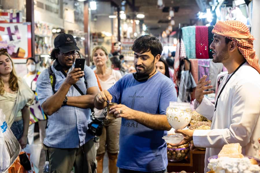 Dubai: Old Town, Creek, Museums, Souks, & Street Food Tour - The guides are the main reason this works
