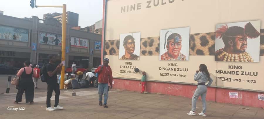 Durban: Local Markets and Culture Guided Walking Tour - Walking through the Markets of Warwick