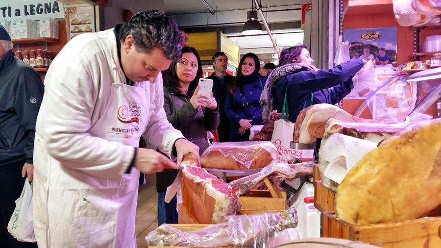 Eat Like a Roman - Traditional Food, Local Market & History - Coffee and homemade cornetti with a Roman nonna