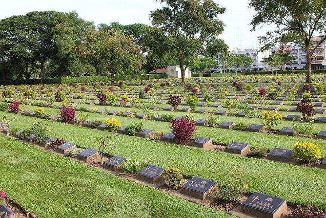 Exclusive Floating Market & River Kwai Private Experience - Lunch and the change to Kanchanaburi