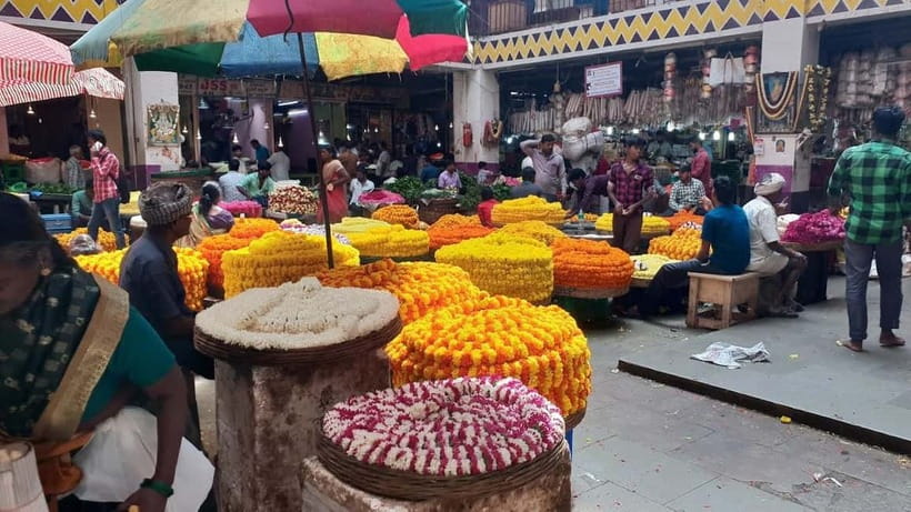 Experience Bangalore - Evening City Walk Tour & Market Visit - Starting at Vidhana Soudha after 6:00 PM