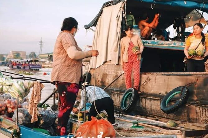 Explore Floating Market with Local People - What makes this Can Tho tour worth considering