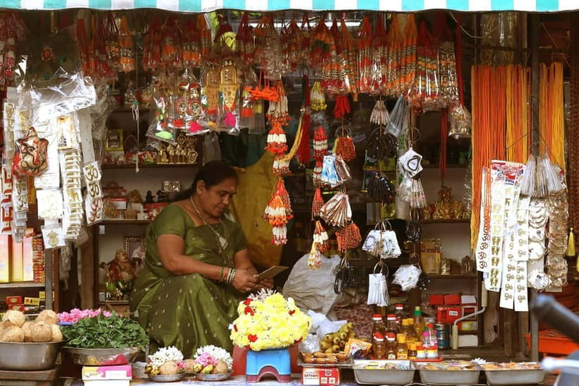 Exploring Chennai Bustling Markets: Guided Tour by Foot - Georgetown and Chennai’s trading streets