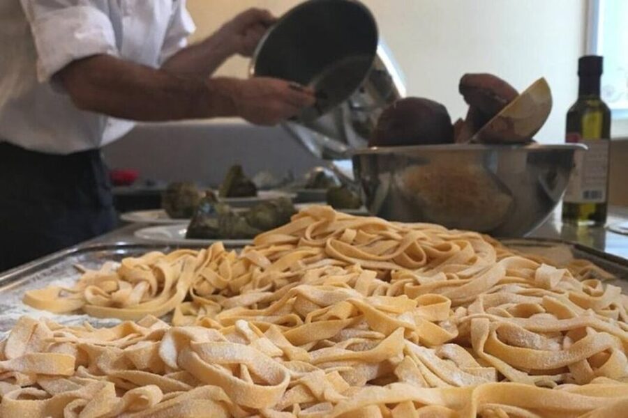 Farmers Market Shopping and Roman Full Course Class - SHARED - Sitting down to the meal you made